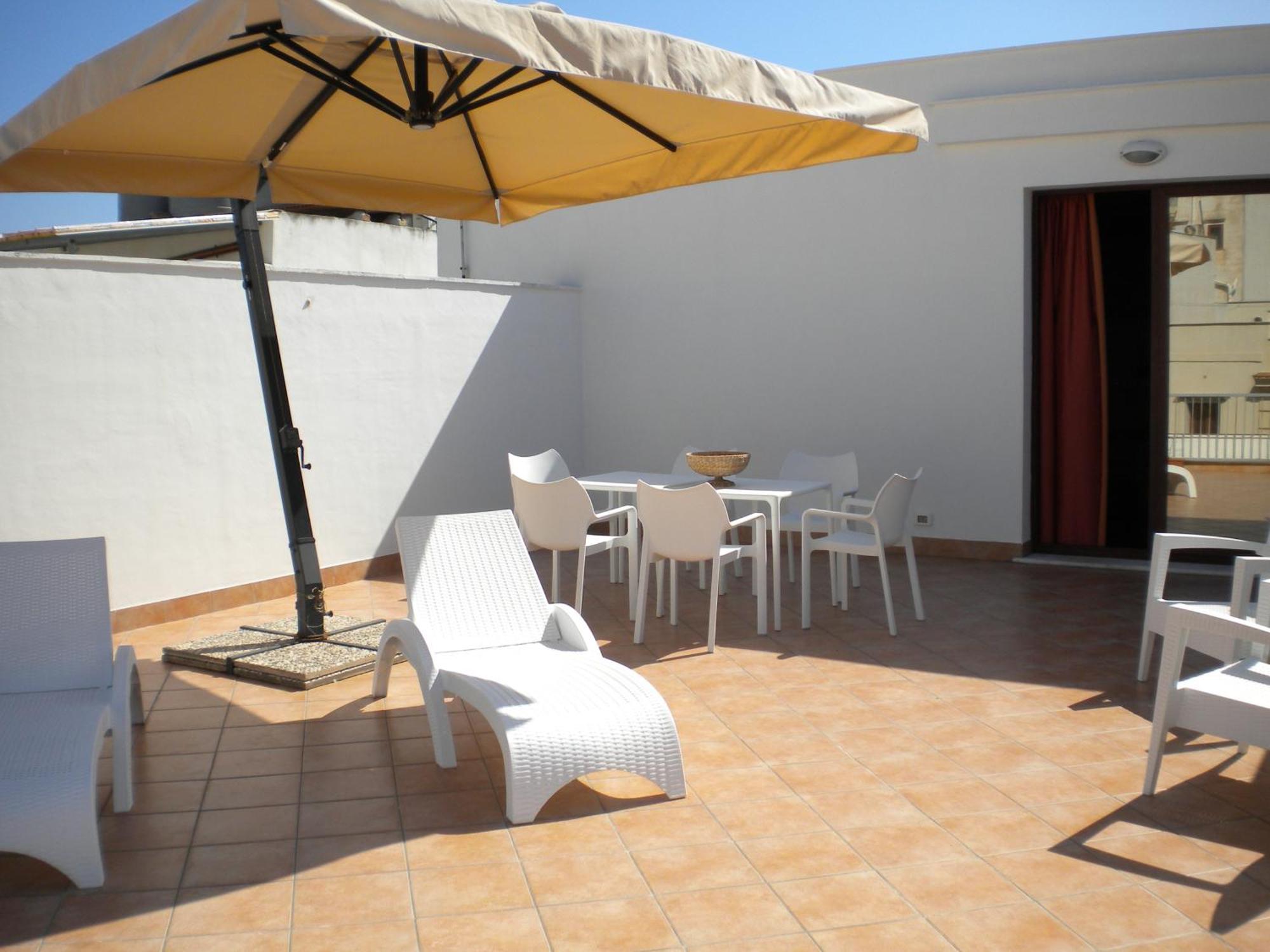 Palazzo Ossuna Trapani Buitenkant foto